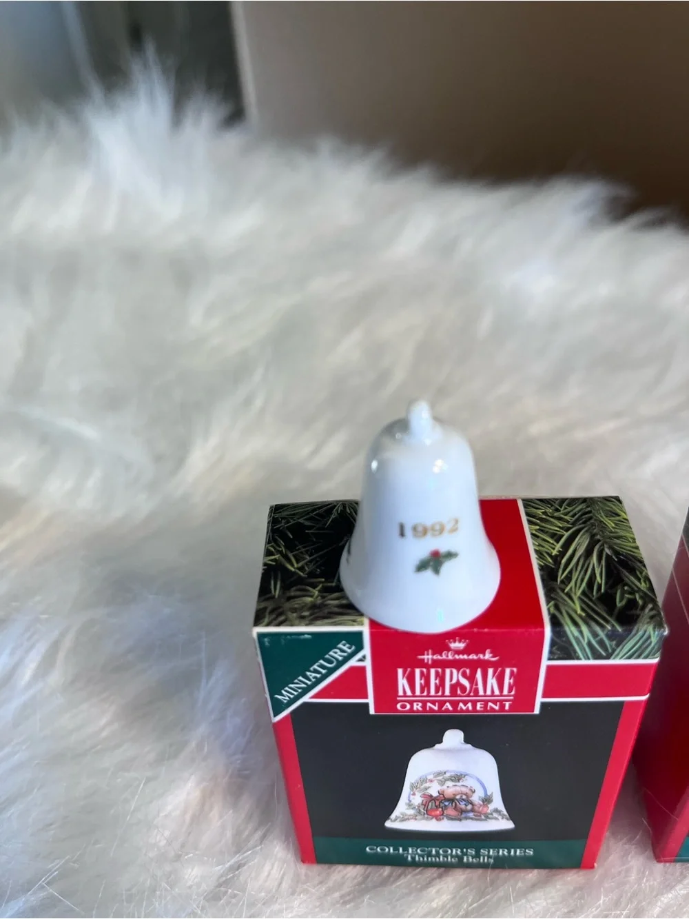 Hallmark Miniatures-Thimble Bells-1991-92